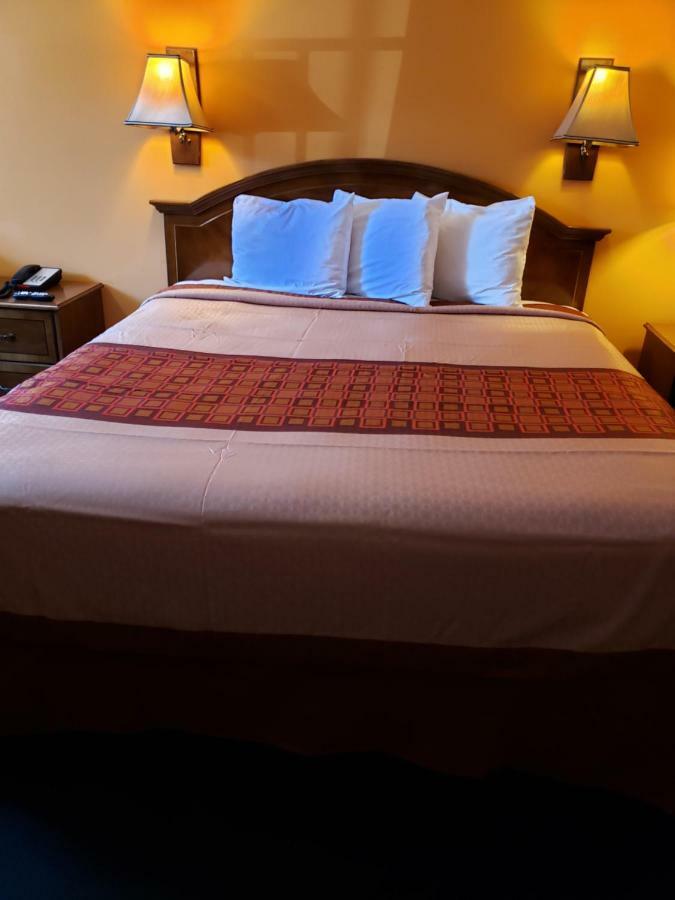 Shasta Lodge Redding Bagian luar foto